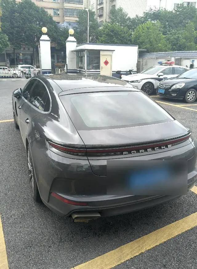 皇冠信用网APP下载_离奇皇冠信用网APP下载!昆明一辆140万的保时捷在停车场凭空消失