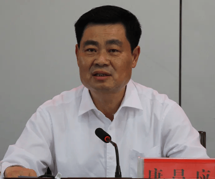 皇冠信用网登3
_贵州黔西南州生态环境局原局长唐昌应一审获刑4年皇冠信用网登3
,曾被通报违规乘坐高铁一等座