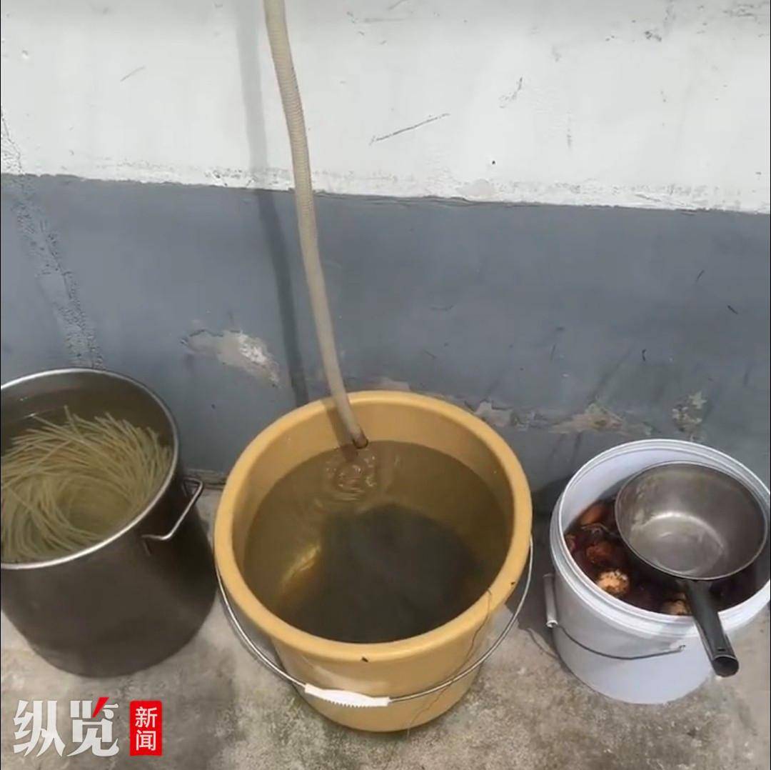 足球盘口出租
_网友曝光江苏一饭店用空调冷凝水泡发粉丝足球盘口出租
,当地市监局正在处理中