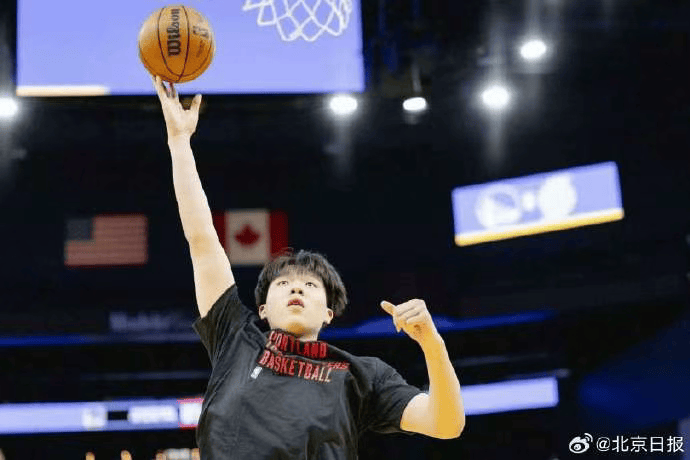 信用网如何申请_杨瀚森迎NBA常规赛首秀信用网如何申请,两罚全中拿到个人NBA生涯首分;此前出场时播音字幕都是中文